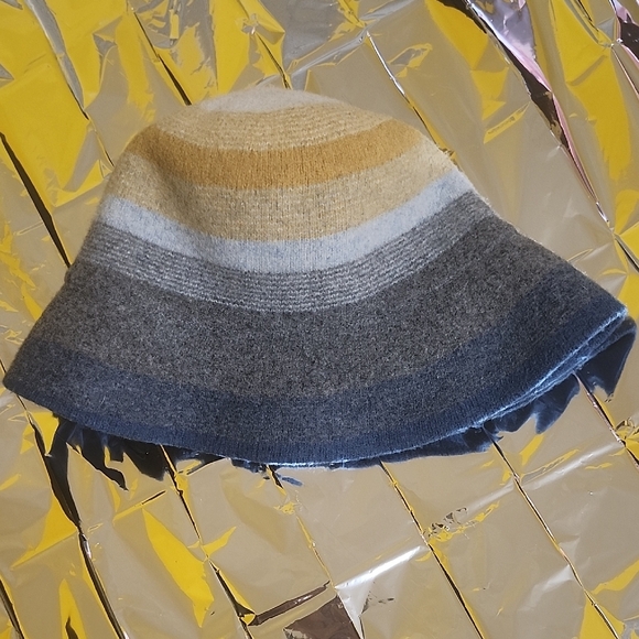 Duluth Trading Co Tan and Blue Wool Blend Hat - Picture 2 of 7